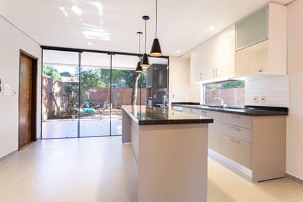 VENDO HERMOSO DUPLEX A ESTRENAR EN SAN LORENZO