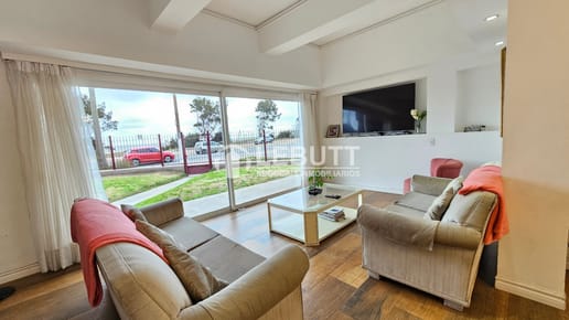 VENTA PUNTA GORDA RAMBLA 4 DORMITORIOS 4 BAÑOS PISCINA PARRILLERO GARAJE X 2