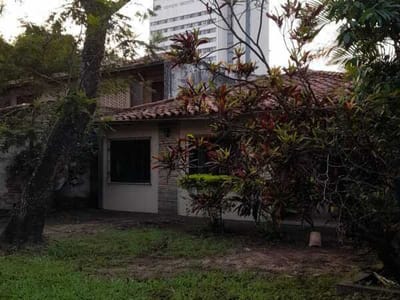 TERRENO EN BARRIO YCUA SATI. CUL DE SAC 