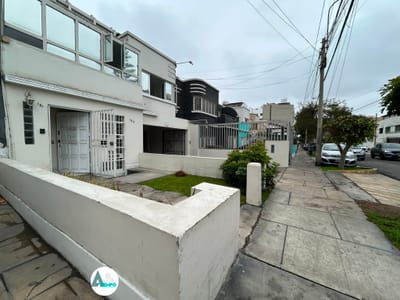 OFICINA A PUERTA CERRADA PISO 2 MIRAFLORES cod (121)