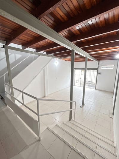 Salón Comercial En Alquiler – Frente Al Hospital Ips 12 De Junio