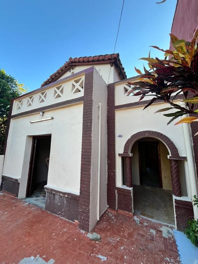VENDO CASA EN OFERTA A DEMOLER EN ASUNCIÓN