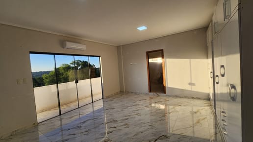 Se alquila amplio departamento a estrenar en Paraná Country Club CDE