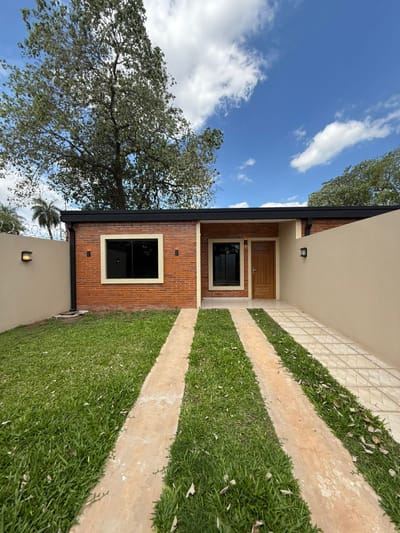 VENDO CHALET A ESTRENAR EN LUQUE MORA CUE