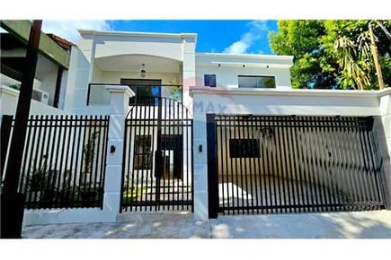 Vendo casa de 4 habitaciones en barrio cerrado Aranjuez San Vicente 