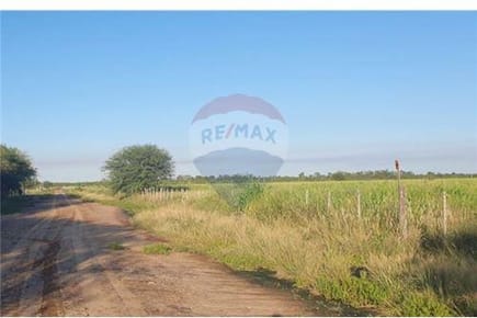 Estancia con 500has en Laguna Porà