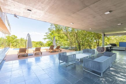 VENDO CASA DE 4 DORMITORIOS EN SAN BERNARDINO - ZONA AFITEATRO