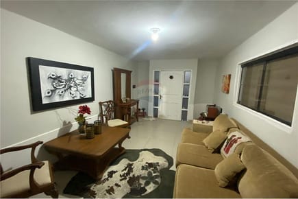 Ycuá Satí Casa amoblada de 3 habitaciones en suite