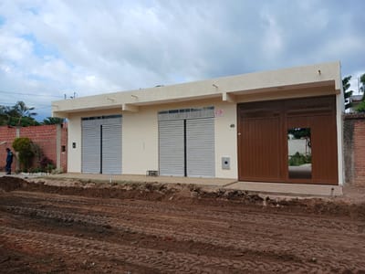 En venta casita medias aguas zona suroeste av. Moscú