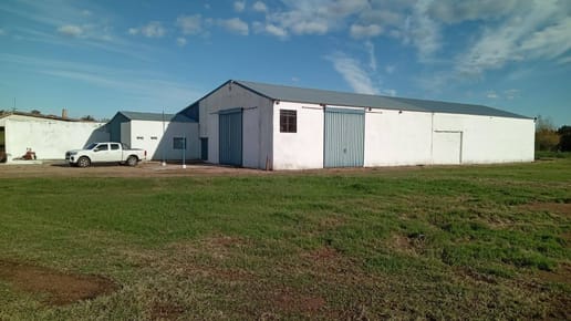 Alquiler - Local Industrial- Chacra 5has con Galpon 600mt2,  en Ruta 6 - Toledo - Canelones.