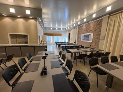 Alquiler - Local Comercial ideal para Salones de fiestas, pub o restaurantes en Brazo Oriental - Termopilas y Bv. Batlle y Ordoñez
