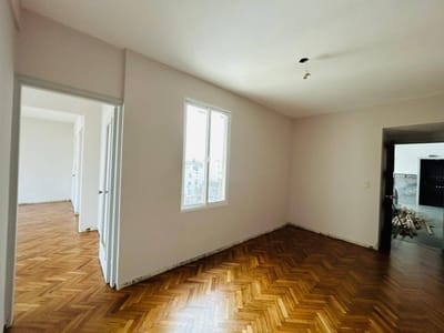Alquiler - Oficina 65 m2 en Ciudad Vieja - Misiones y Rincon