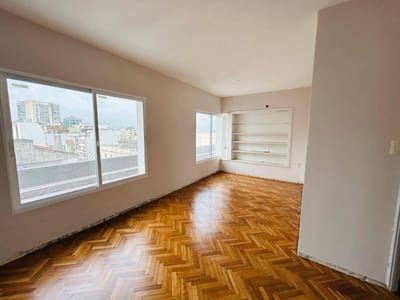Alquiler - Oficina 65m2 en Ciudad VIeja - Misiones y Rincon