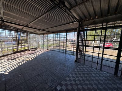 Alquiler - Local Comercial esquina en Paso de la Arena - Camino Tomkinson y Cosme Agullo