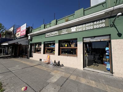 Venta de tres locales comerciales en padron unico CON RENTA en Paso Molino