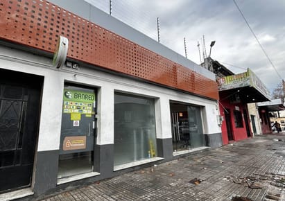 Venta de Local comercial con 89 Mts2 sobre Avenida General Flores