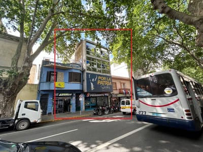 Alquiler - PLANTA OFICINA O LOCAL con 123 m2 en Cordon - Mercedes y Tristan Narvaja