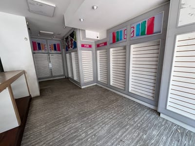 Alquiler - Local Comercial sobre 18 de Julio, alto transito, Cordon - Av. 18 de Julio y Vazquez
