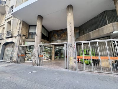 Venta de Local comercial con 294 Mts2 en Cordon sobre 18 de Julio