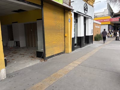 Alquiler - Local Comercial en Union 200 m2 sobre Av. 8 de Octubre