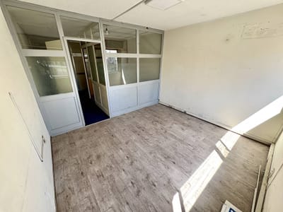 Venta de Oficina en Cordon. Sobre 18 de Julio