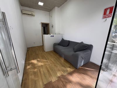 Local comercial en Cordon Sur. CON RENTA!