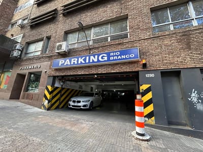 Alquiler de Garage en Wilson Ferreira Aldunate en Centro