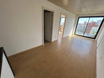 Alquiler  Apartamento al frente en Cordon con terraza