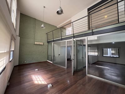 Alquiler de Local comercial en Cerrito e Ituzaingo, con 334 Mts2 en Ciudad vieja
