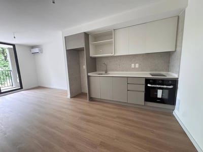 Alquiler de Apartamento en Av. Luis Alberto de Herrera con 1 dormitorio en La blanqueada