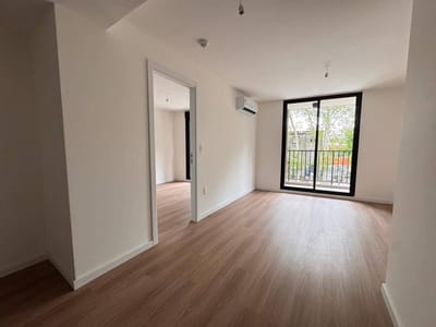 Alquiler de Apartamento en Av Luis Alberto de Herrera con 1 dormitorio y terraza en La blanqueada