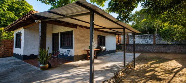 VENDO CASA EN ITA BARRIO CAAGUAZU