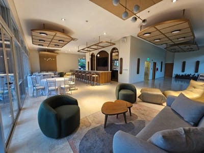 EN VENTA - SEMIPISO EN EDIFICIO MIRANDA INCLUYE4 COCHERAS - ZONA LA GALERIA