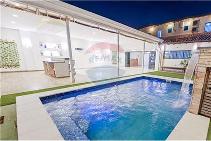 Casa de 3 Habitaciones con Piscina y amplio patio en Lambare 