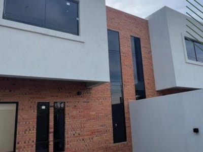 VENDO DUPLEX A ESTRENAR EN LUQUE.