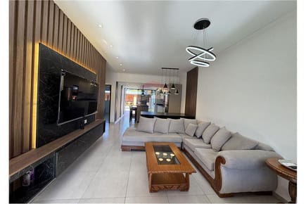 Casa en Venta en San Bernardino con Piscina y Quincho | 4 Dormitorios