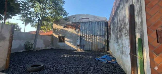 EN VENTA TINGLADO A TERMINAR EN BARRIO TACUMBÚ