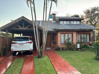 EN VENTA HERMOSA PROPIEDAD A UNA CUADRA DE LA RUTA PY06