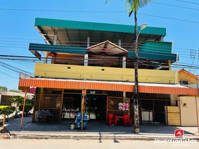 CASA EN VENTA EN ESQUINA CON 2 LOCALES COMERCIALES Y UNA CASA INDEPENDIENTE