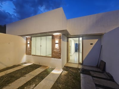 VENTA DUPLEX DE 2 HABITACIONES Y 2 BAÑOS, YKUA DURE EN LUQUE