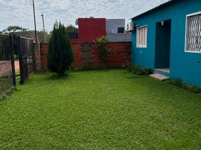 VENDO CASA DE 4 DORMITORIOS EN CAPIATA BARRIO KENNEDY