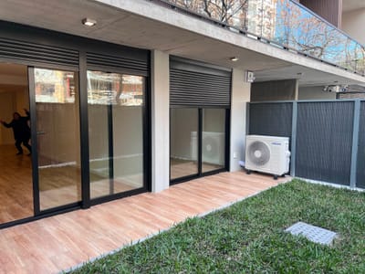 Hermoso Apto A Pasos De Shopping. 1 Dorm C/Vestidor, Jardín Y Garaje $39.000 