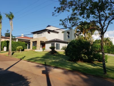 EN VENTA CASA EN ESQUINA - PARANÁ COUNTRY CLUB