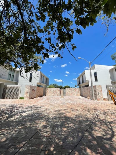 Condominio De Duplex En Venta En Luque – Zona Conmebol