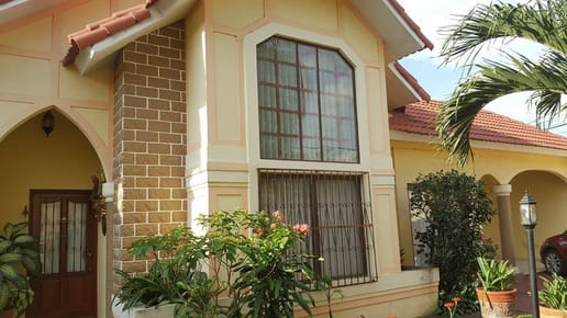 HERMOSA CASA EN VENTA ZONA DE LAS PALMAS