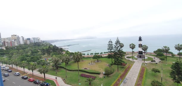 Exclusivo departamento frente al mar/ 3 dormitorios/ Sin muebles