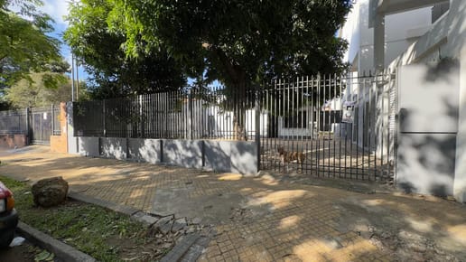 EN VENTA | TERRENO AR2B CON CASA | BARRIO LOS LAURELES