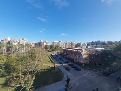 Venta Apartamento Tres Dormitorios Y Servicio, Punta Carretas