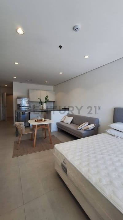 En venta monoambiente amoblado y con cochera