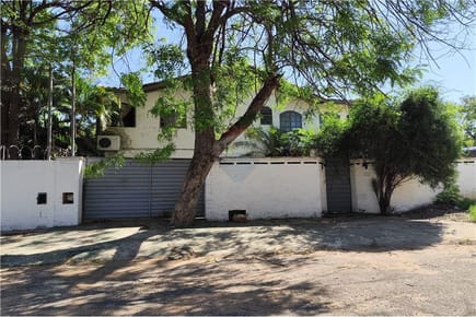 VENDO HERMOSA CASONA EN LAMBARÉ